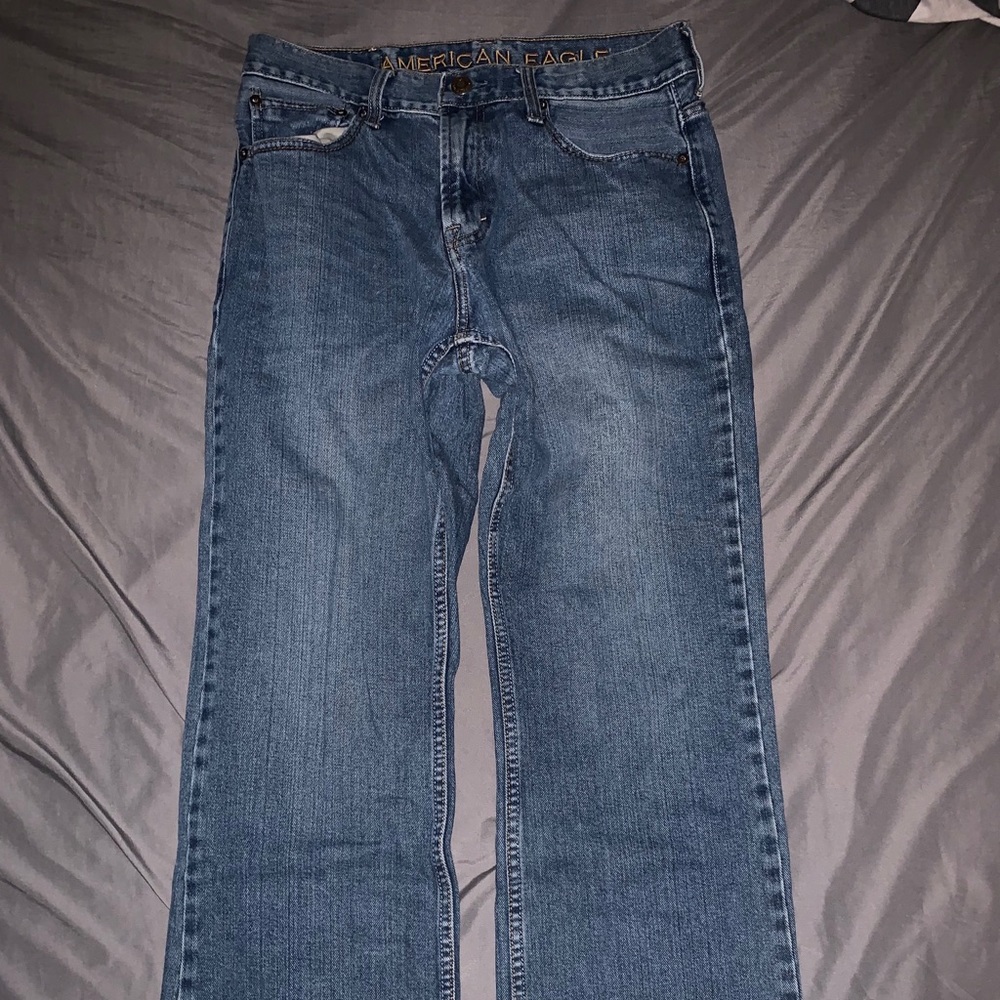 Men’s AE Jeans.